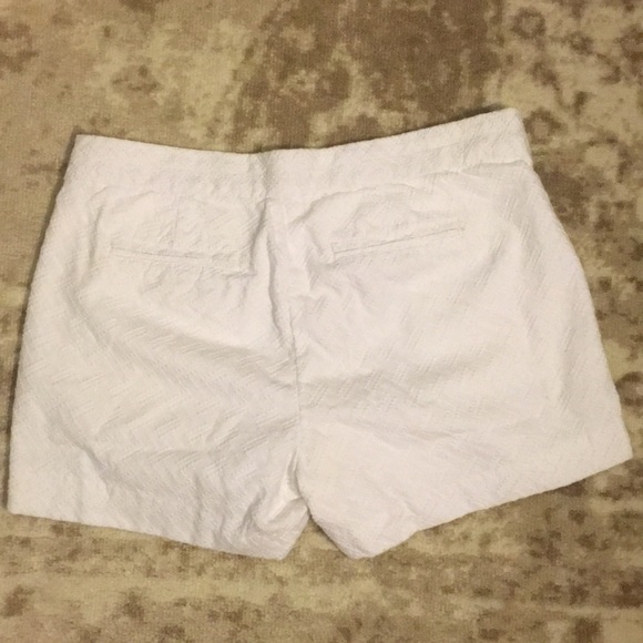 White Banana Republic Shorts - Picture 2 of 4